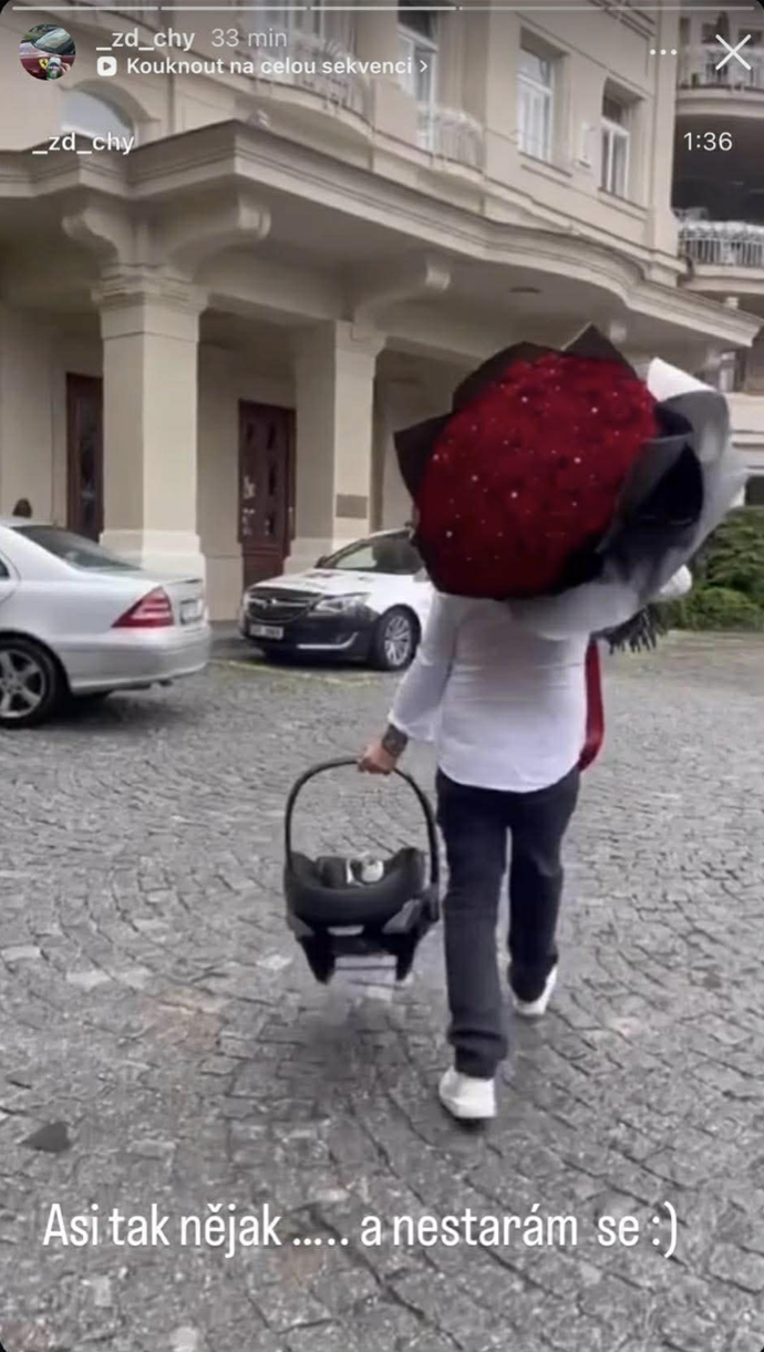 FOTO: Ukázal také obrovský puget, který nesl do porodnice. – stránka 2