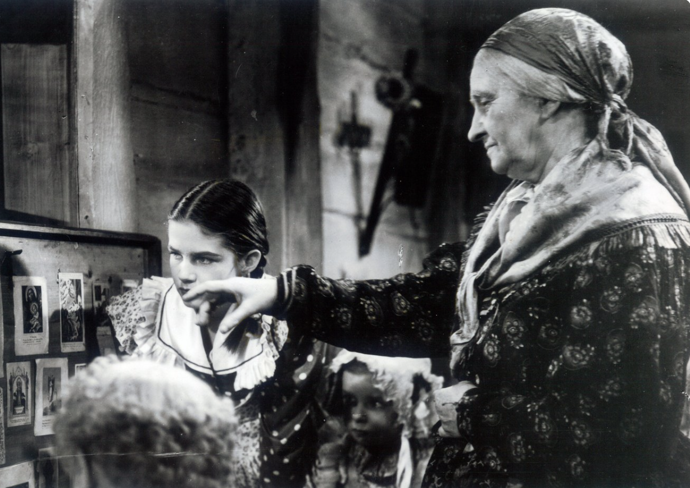 FOTO: Terezie Brzková byla ve filmové Babičce laskavá a moudrá žena. – stránka 4