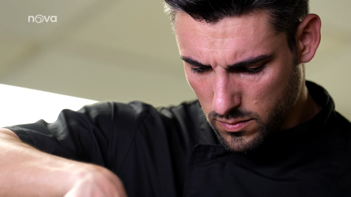 FOTO: Ján Palko při vaření. – stránka 7