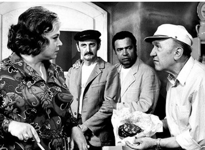 FOTO: Míla Myslíková ve filmu Jak utopit Dr. Mráčka aneb konec vodníků v Čechách. – stránka 7