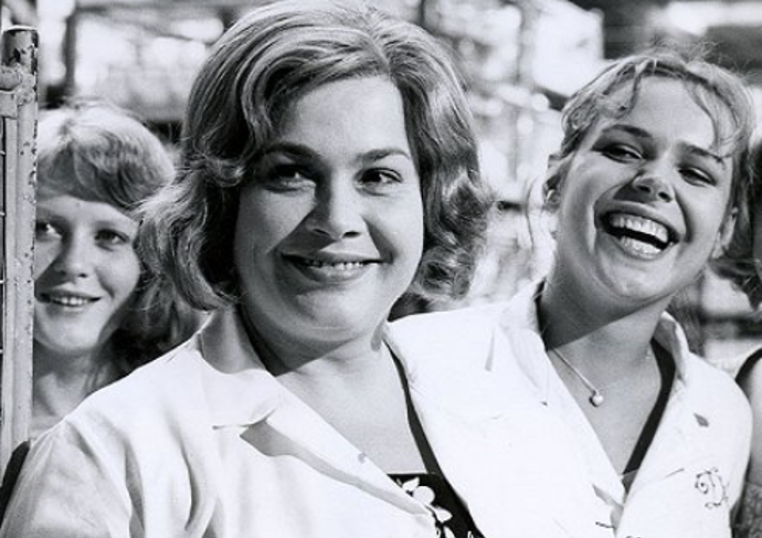 FOTO: Míla Myslíková ve filmu Holky z porcelánu. – stránka 4