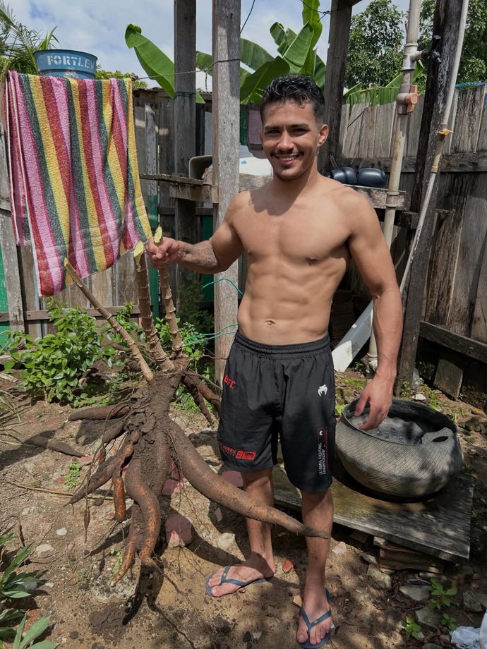 FOTO: Na německém turnaji Oktagon 85 v Hamburku vyzve o uvolněný pás bantamové váhy Khursheda Kakhorova. – stránka 1