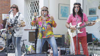 FOTO: Jiří Valenta při zpěvu.