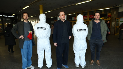 FOTO: Herci z filmu Poberta v pražskjém metru.