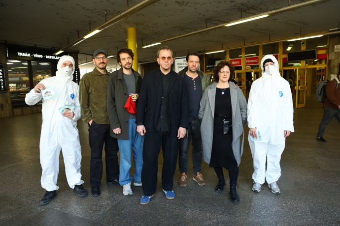 FOTO: Tvůrčí tým a herci z nového fulmu Poberta. – stránka 11