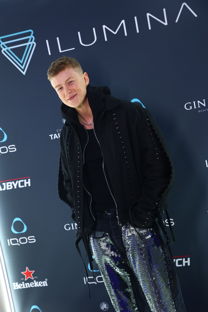 FOTO: Adam Mišík měl dobrou náladu. – stránka 19