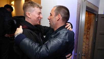 FOTO: Adam Mišík se vítá.