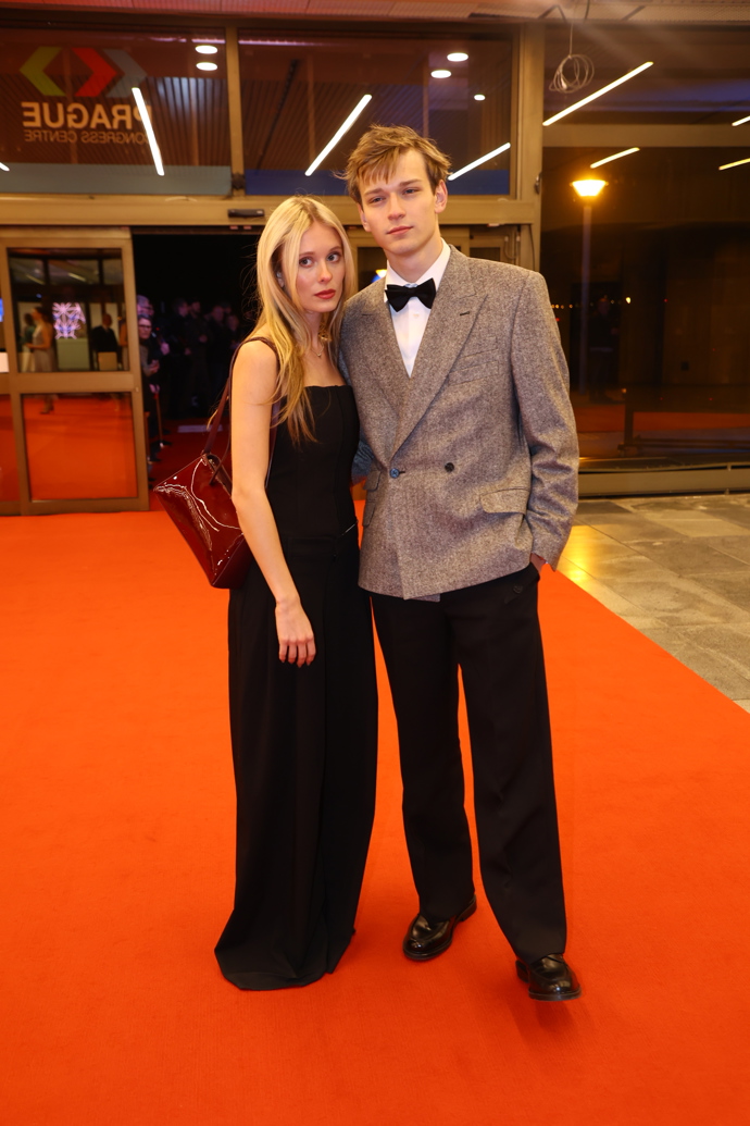 FOTO: Tomas Psenička s Josefínou Prachařovou na Českém lvu.