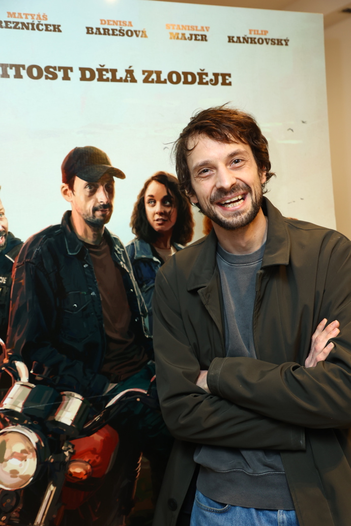 FOTO: Matyáš Řezníček na představení filmu Poberta. – stránka 4