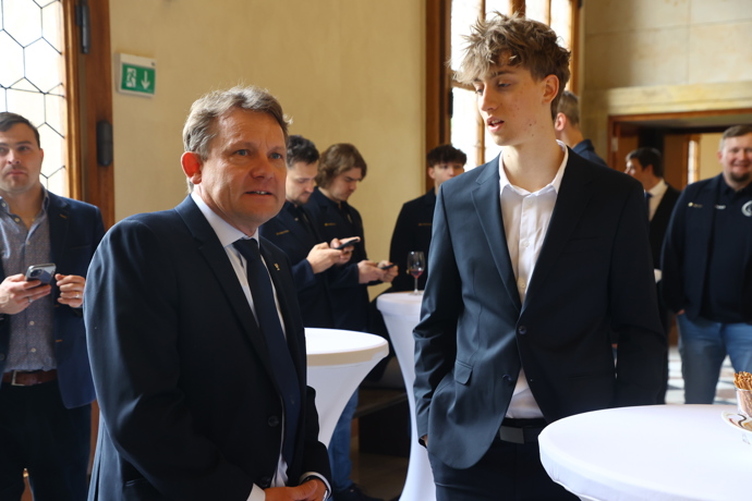 FOTO: Rychlobruslař Metoděj Jílek. – stránka 42