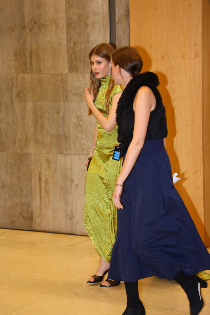 FOTO: Sofie Anna Švehlíková při odchodu. – stránka 20