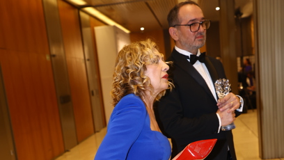 FOTO: Některé dámy si sundaly boty.