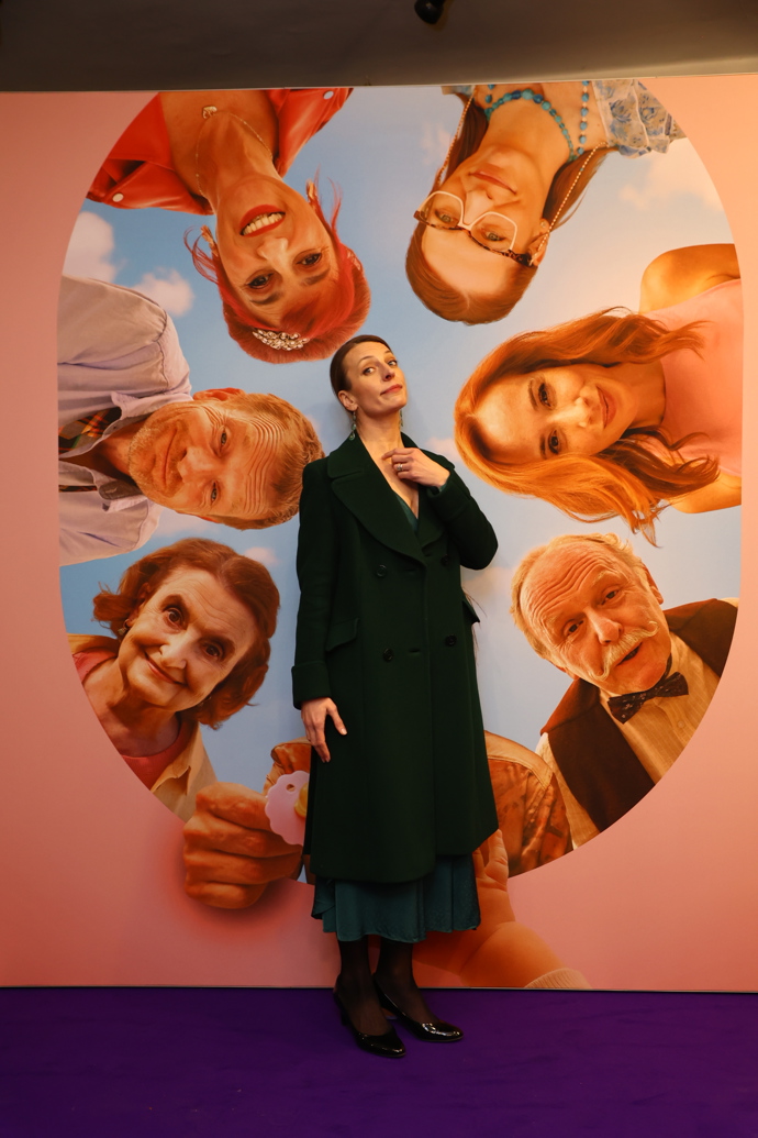 FOTO: Anna Polívková zapózovala u fotostěny. – stránka 29