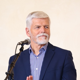 Prezident Petr Pavel Macinkovi vzkázal, že mu nemůže bránit v tom, aby zastupoval zemi.