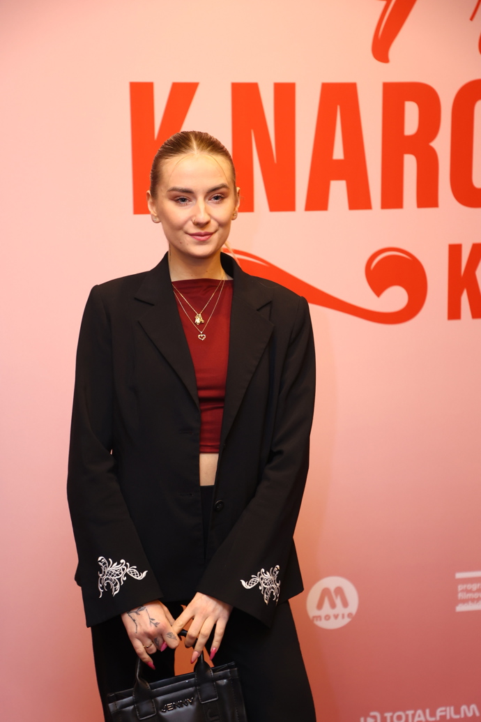 FOTO: Účastnice Bachelora Nicola Jordan. – stránka 30