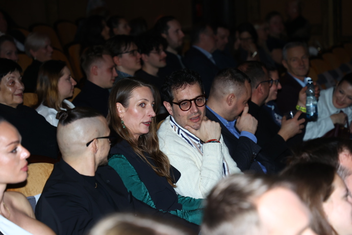 FOTO: Anna Polívková s manželem. – stránka 7