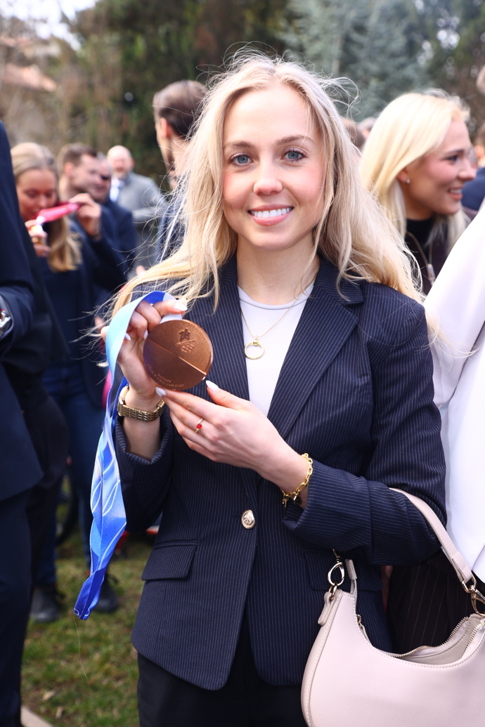 FOTO: Nechyběla ani biatlonistka Tereza Voborníková. – stránka 19