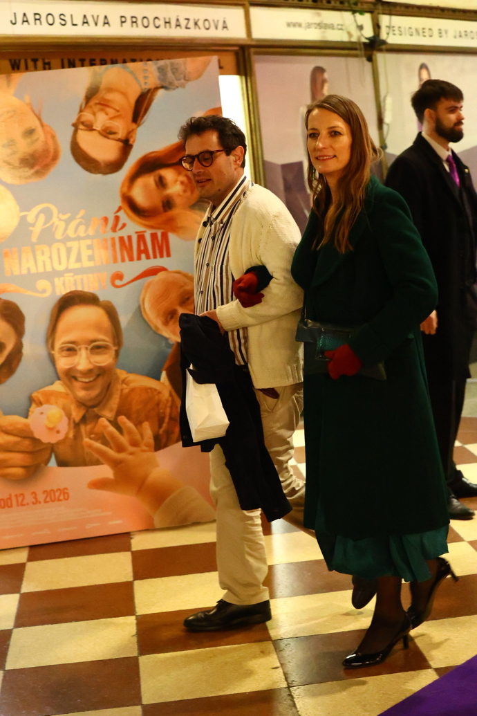 FOTO: Anna Polívková na odchodu s manželem. – stránka 1