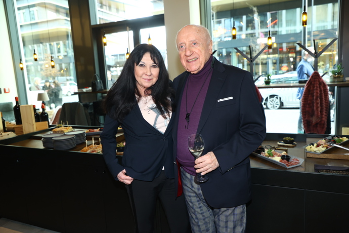 FOTO: Dagmar Patrasová a Felix Slováček na křtu videoklipu. – stránka 46