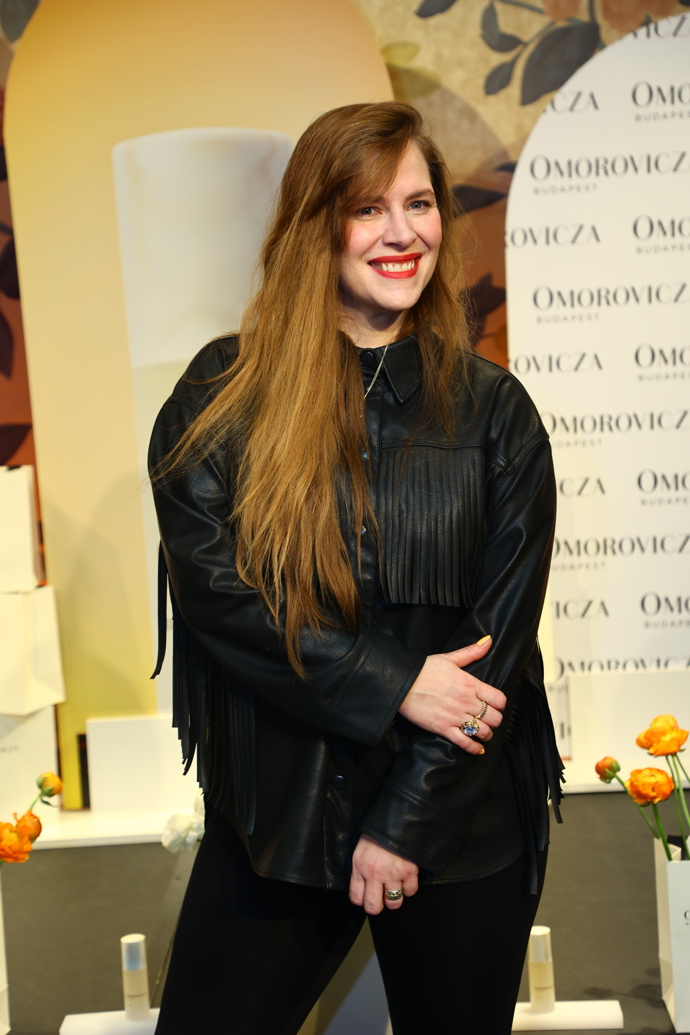 FOTO: Herečka Petra Nesvačilová. – stránka 1