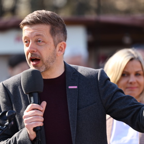 Vít Rakušan na mítinku.