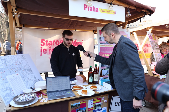 FOTO: Vít Rakušan zahájil kampaň. – stránka 4