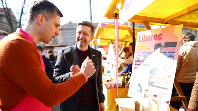 FOTO: Vít Rakušan pobíhal mezi stánky.