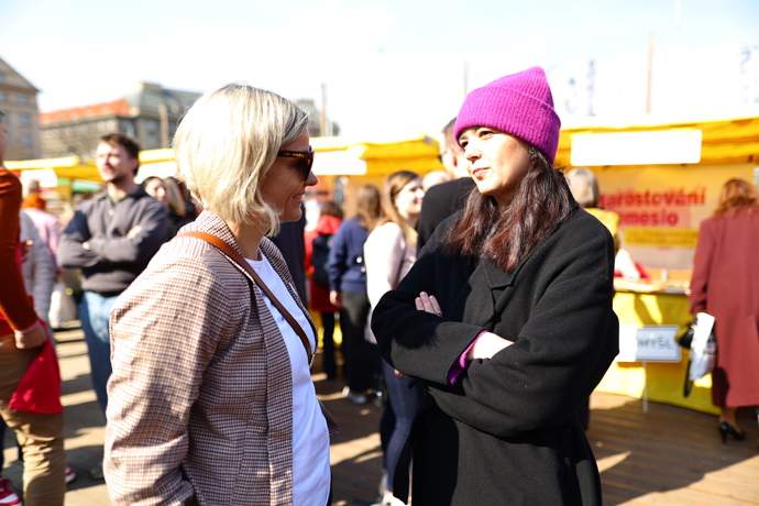 FOTO: Barbora Urbanová na zahájení kampaně hnutí STAN. – stránka 1