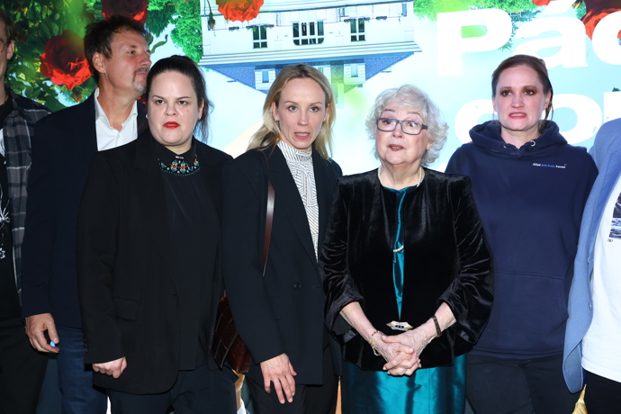 FOTO: Herci ze seriálu Pád domu Kollerů. – stránka 4