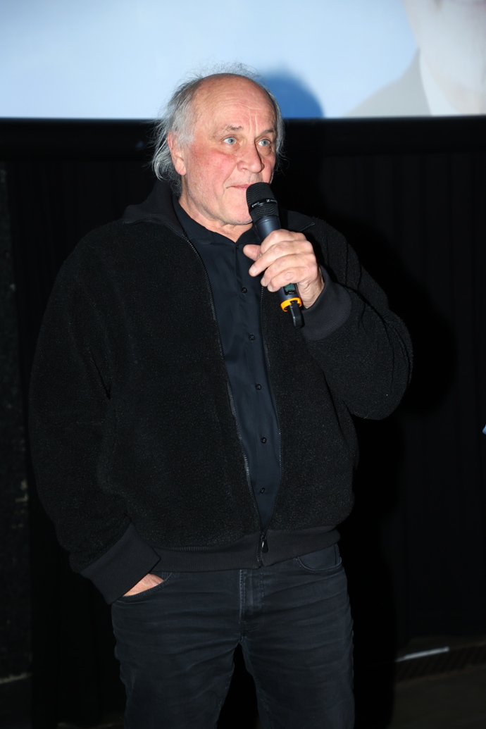 FOTO: Michael Kocáb je otcem Natálie Kocábové, která seriál napsala. – stránka 2