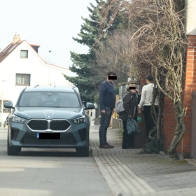 Ornelle Koktové patří polovina dvojdomku v Praze 6 Nebušicích.