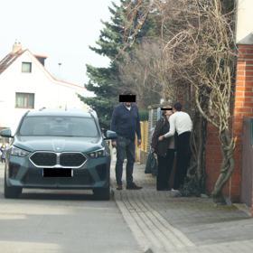 Ornelle Koktové patří polovina dvojdomku v Praze 6 Nebušicích.