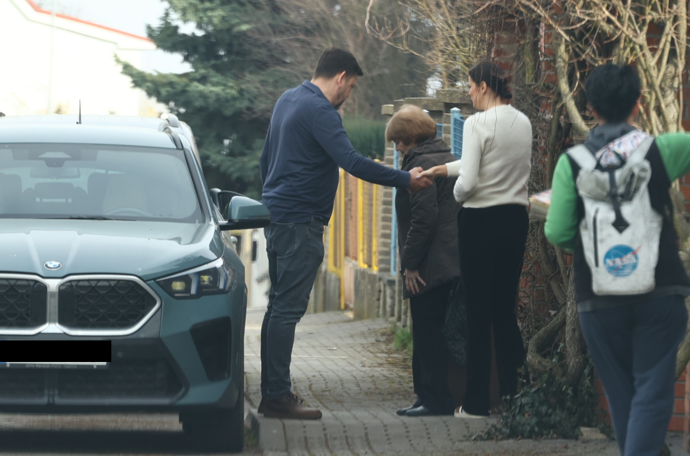 FOTO: Ornella Koktová si převzala dům za necelých 23 milionů korun. – stránka 12