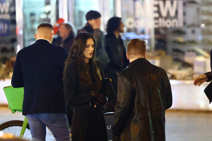 FOTO: Pár společně po premiéře odcházel domů.