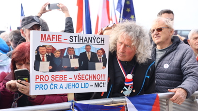 FOTO: Demonstranté na Letné.