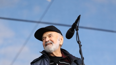 FOTO: Zdeněk Svěrák na demonstraci.