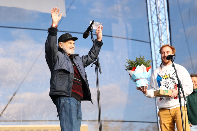 FOTO: Zdeněk Svěrák a Mikuláš Minář na pódiu.