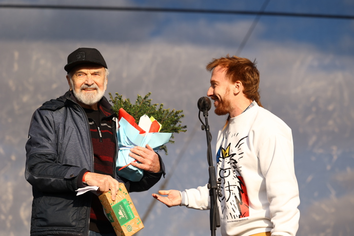 FOTO: Zdeněk Svěrák a Mikuláš Minář na pódiu. – stránka 10