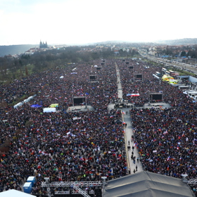 Demonstrace Milionu chvilek na Letné.