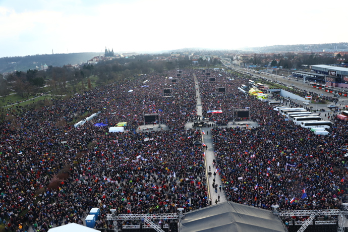 FOTO: Demonstrace Milionu chvilek na Letné. – stránka 8