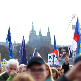 Demonstrace Milionu chvilek na Letné