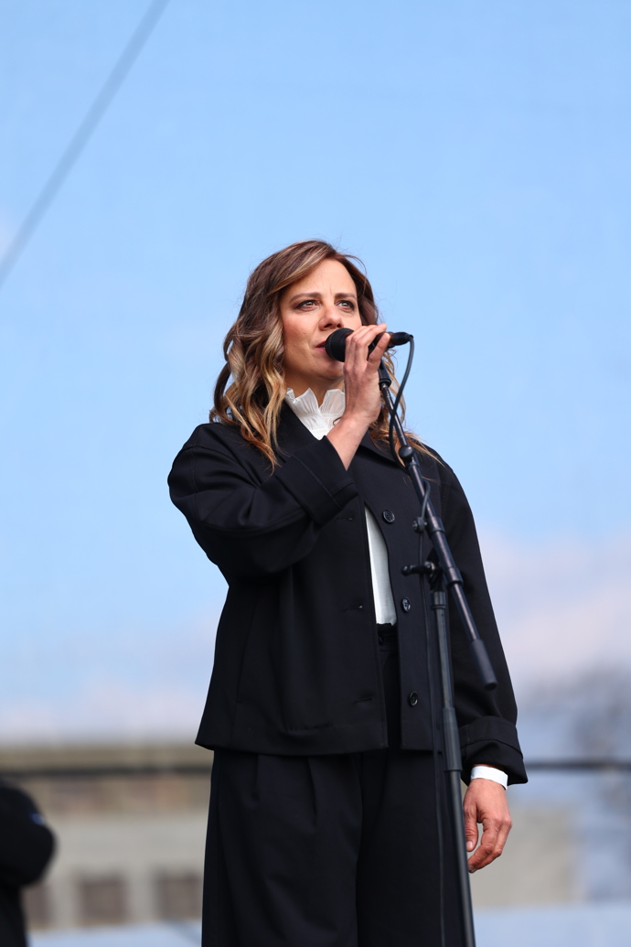 FOTO: Aneta Langerová zazpívala motlitbu pro Martu. – stránka 1