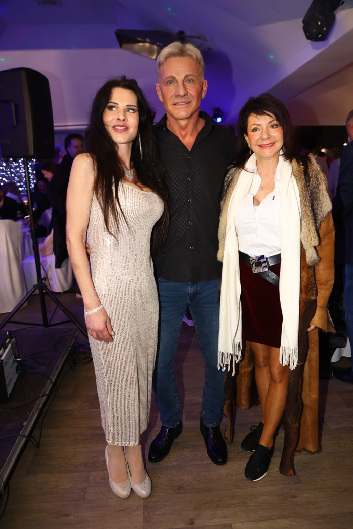 FOTO: Martin Maxa na své oslavě. – stránka 19