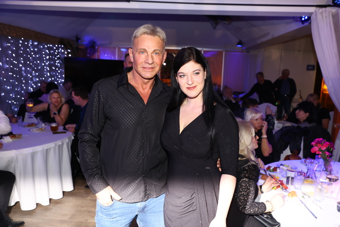 FOTO: Martin Maxa na své oslavě. – stránka 17