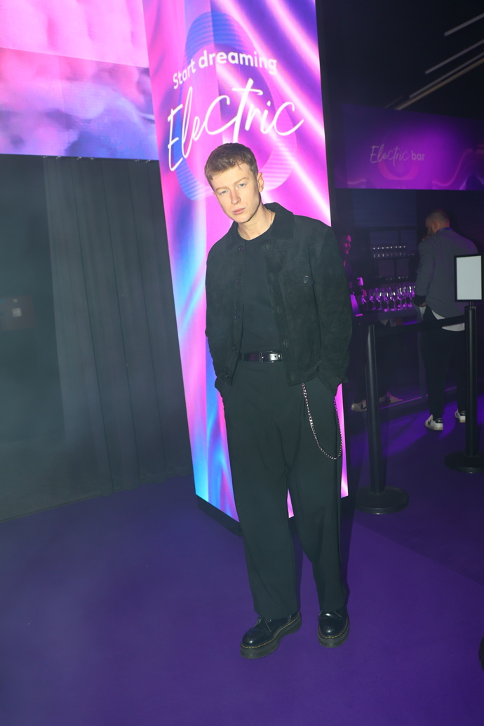 FOTO: Adam Mišík v pražském Signal Space. – stránka 53