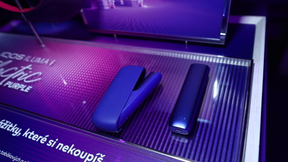 FOTO: Nová barva zařízení IQOS ILUMA i Electric Purple a s tím spojenou iniciativu Electric Dreams.