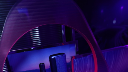 FOTO: IQOS ILUMA i Electric Purple.