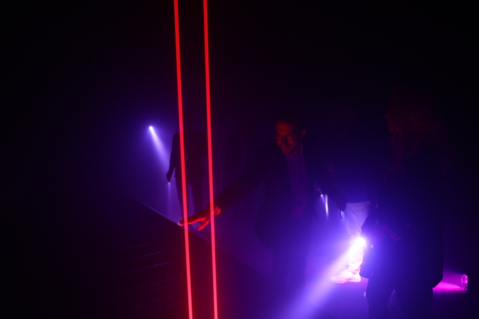 FOTO: Signal Space se díky pokročilým audiovizuálním systémům proměnil v živoucí organismus, kde světlo, zvuk i architektura vyprávěly jednotný příběh. – stránka 33