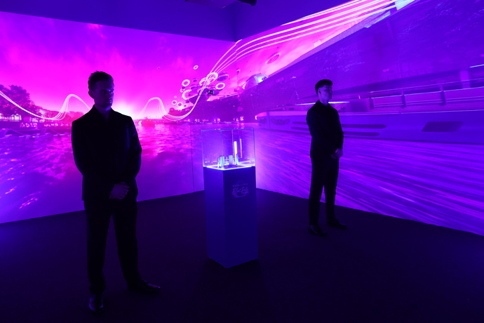 FOTO: Mezinárodní projekt Electric Dreams značky IQOS. – stránka 22