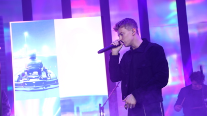 FOTO: Adam Mišík na podiu.